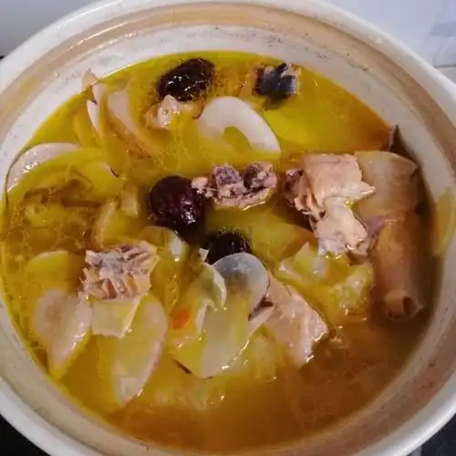 炖鸡加上海底椰,滋阴润肺