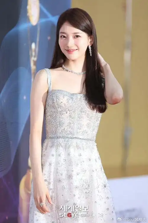 每次都美的没有上限的裴秀智#秀智礼服好闪