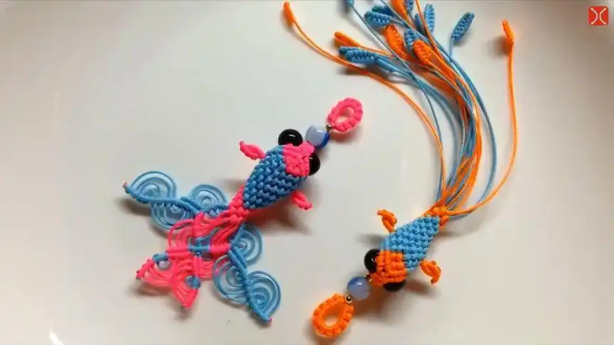 创意编织手工——用绳子编一条金鱼挂饰