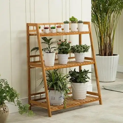 阳台上的盆栽零零散散太占地,让实用又美观的花架来收纳