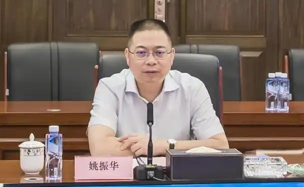 身家千亿的姚振华遭围攻,竟因拖欠员工两年工资,资本猛兽遭挫败