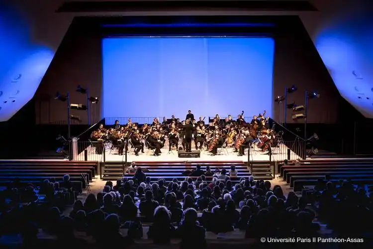 p> b>巴黎第二大学 /b>(université paris 2 panthéon-assas),简称