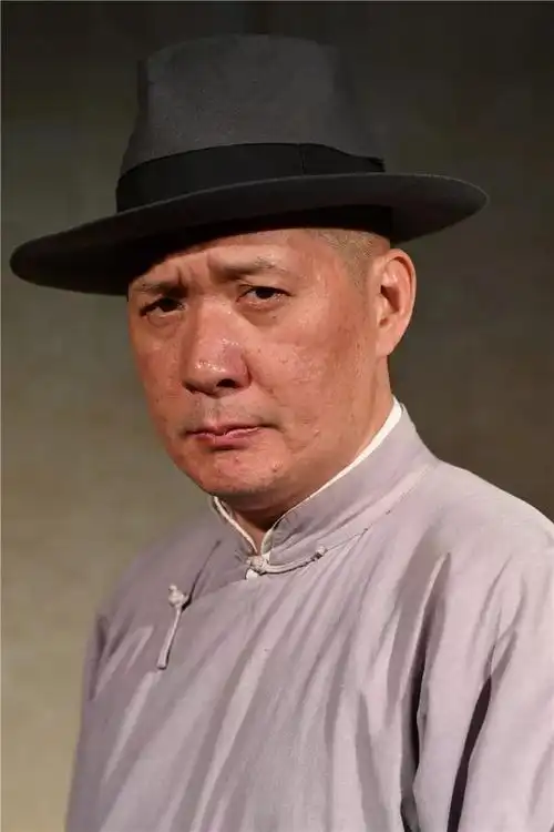 孙星饰 吴祥子我和高冬平是同时进入《茶馆》剧组的,从99年到现在