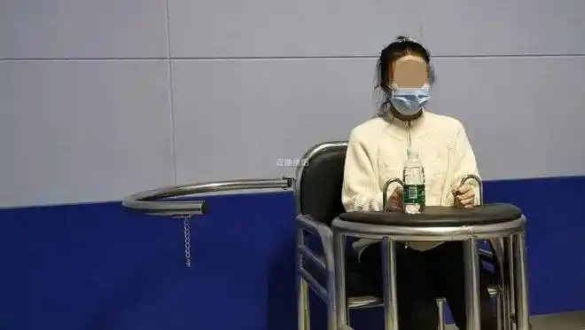 制造上头电子烟并向未成年人贩卖16人获刑年龄最小20岁