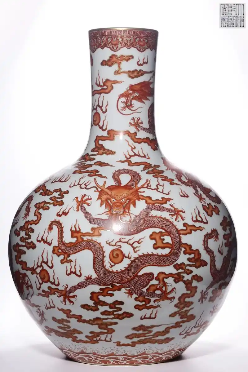 "大清乾隆年制"款矾红描金云龙纹天球瓶 .#精品瓷器欣赏"大 - 抖音