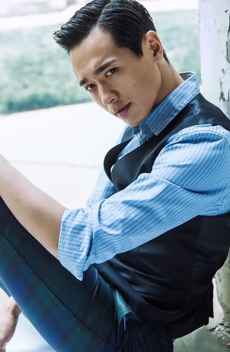 高云翔风度翩翩