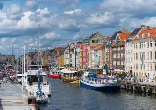 作为幸福度在全世界都有名的大城市,哥本哈根充满了艺术性