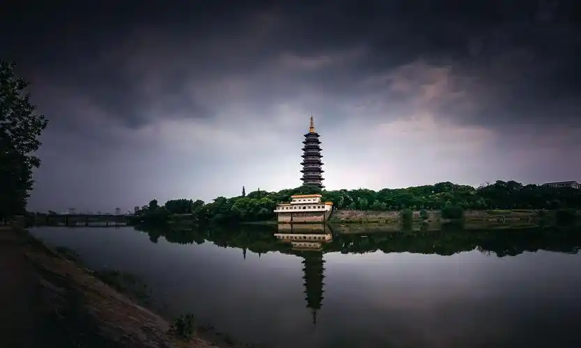 上一页 下一页 作品名称: 万佛塔  作品描述:   拍摄地点: 金华市