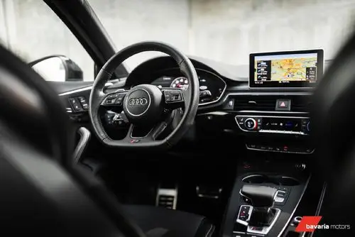 奥迪rs4内饰篇,评价一下吧