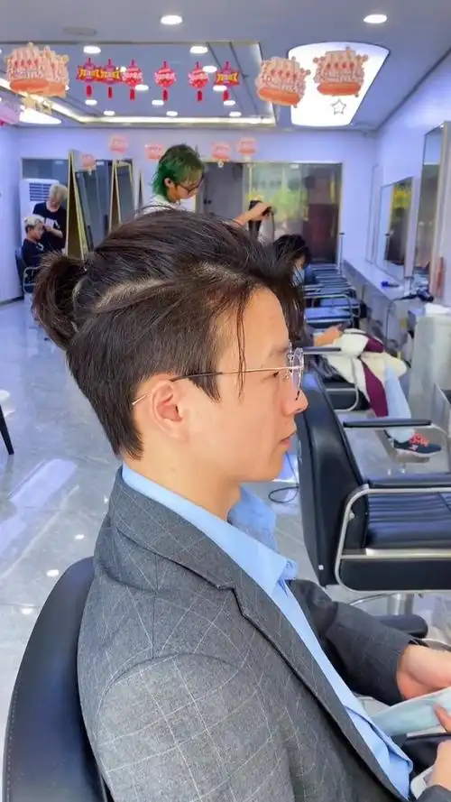 男生中国风发型扎发马尾