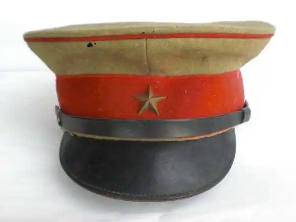 在二战时期日本军队的军帽上为何也有一个五角星