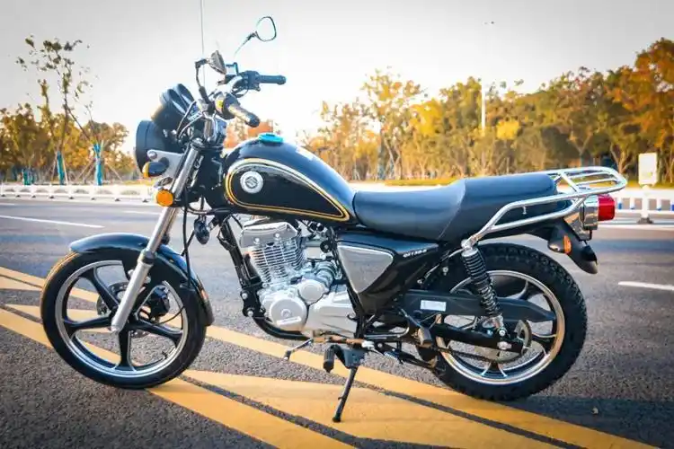 说到国内的小排量太子摩托,铃木icon的gn125可以说是口碑和销量都双