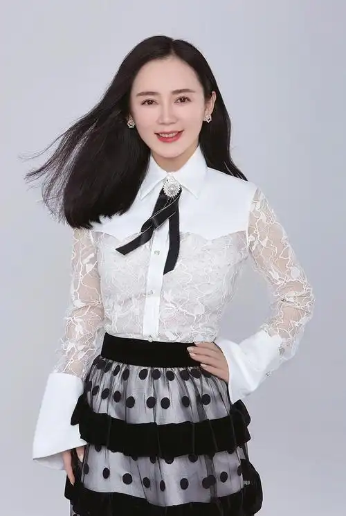 魏新雨推新歌《余情未了》,上线12小时荣登抖音榜首