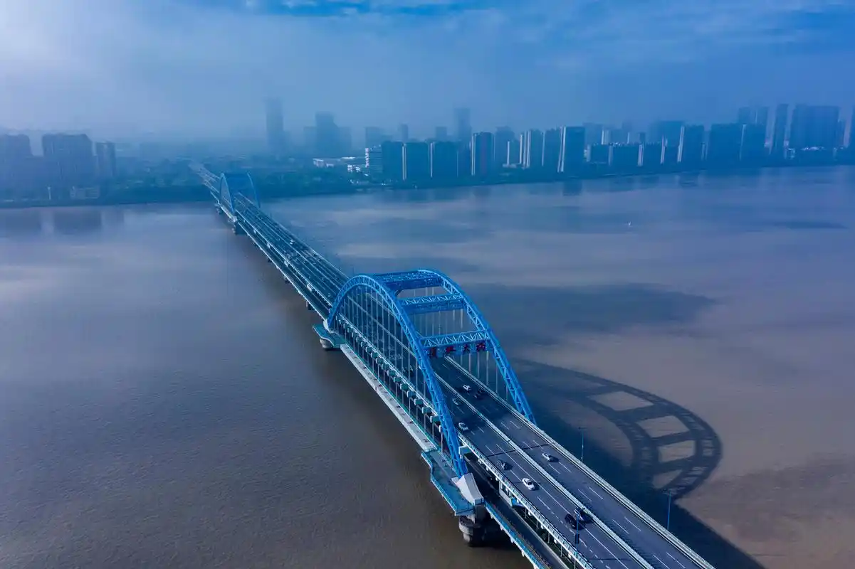 亚运fun体验#杭州钱塘江大桥——壮丽的桥梁工程 杭州钱塘江大桥是