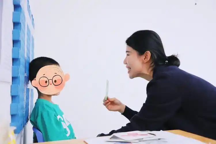 北京自闭症康复机构-自闭症儿童治疗训练方法|语言开发训练|融合训练