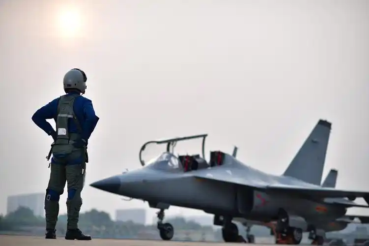 院校与部队无缝衔接!空军跨代飞行学员顺利毕业