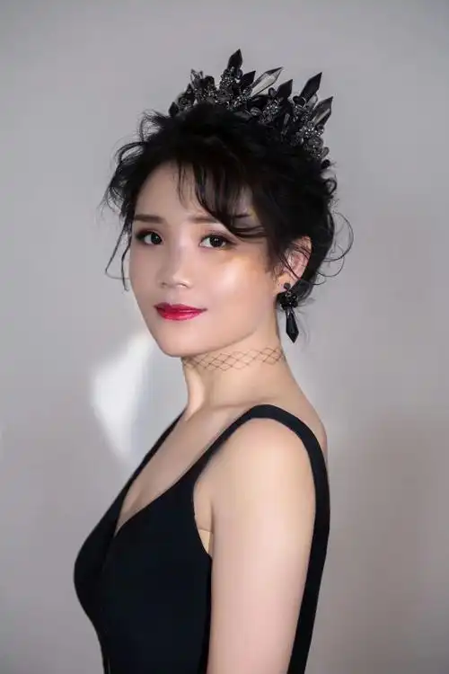 其它 化妆师雅楠/美妆美学专访 写美篇作为一名职业的化妆化妆造型师