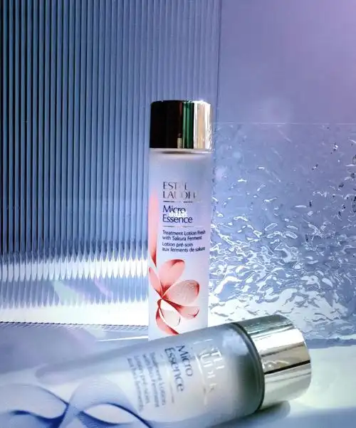 全新第二代#雅诗兰黛樱花水 # 重磅来袭,添加全新精研后生元12 及晚樱