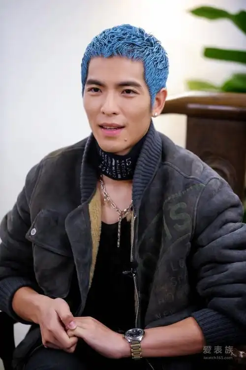 萧敬腾于浙江卫视《梦想的声音》节目中配戴伯爵piaget polo s腕表