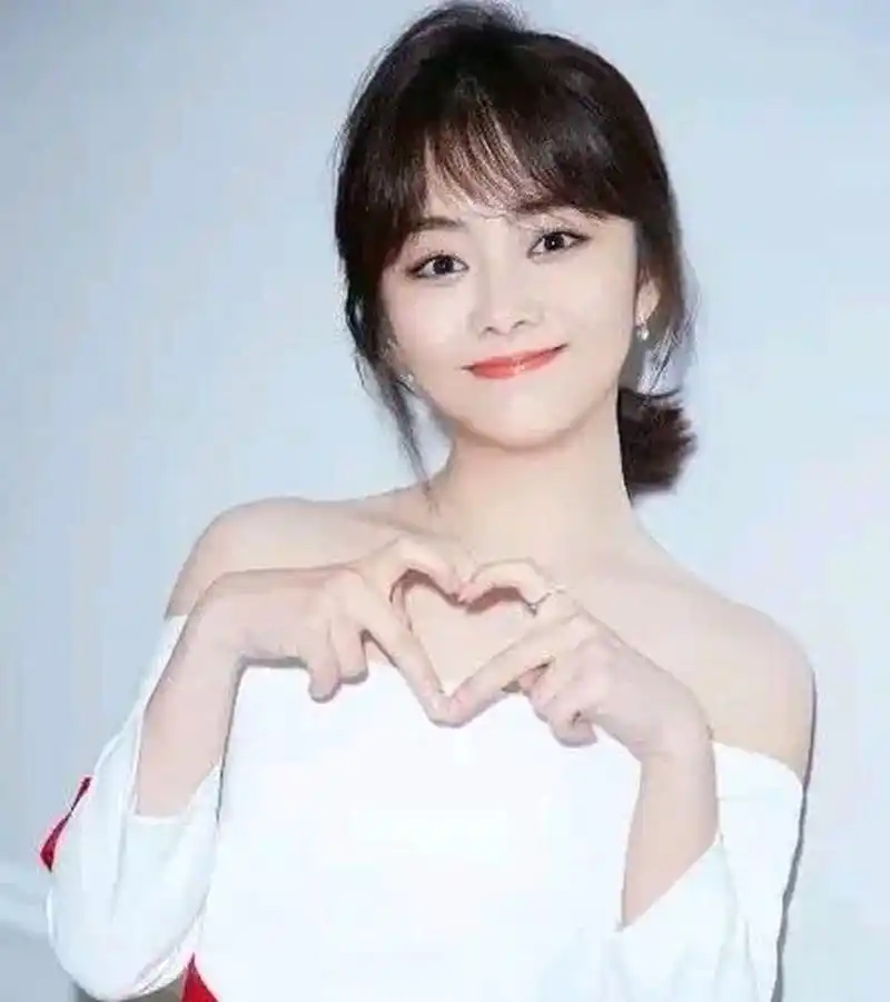 那是谣言 截止到2023年,谭松韵还没结婚,现在还没对象.