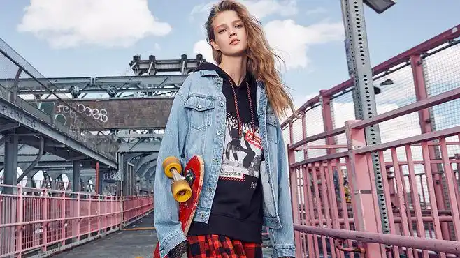 09:24:58高清 模特猫的树_同采自only