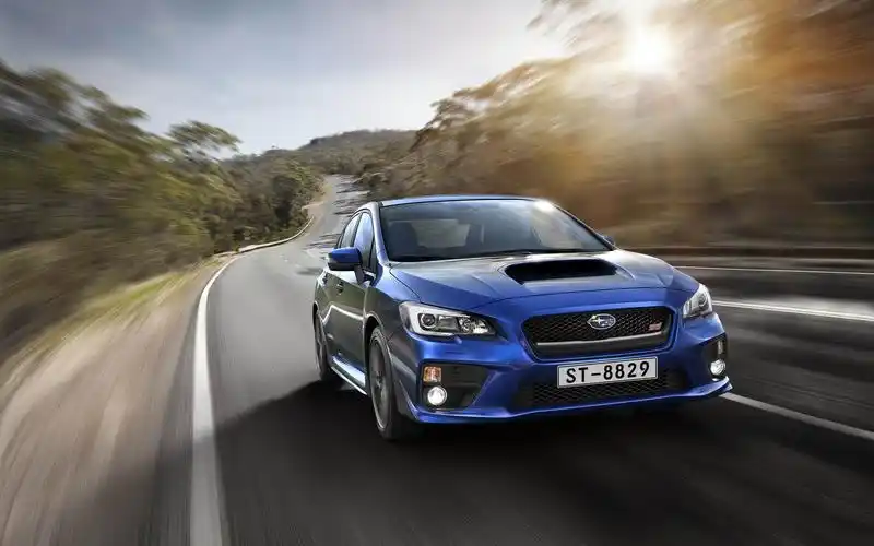 斯巴鲁翼豹汽车素材_炫蓝斯巴鲁翼豹