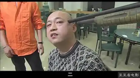 嚣张刘华强持枪让封彪下跪叫爷,封彪服了