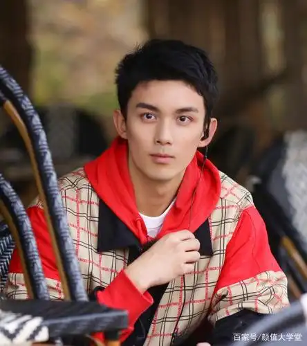 吴磊欧阳娜娜正侧脸照差别大,3步了解你和绝美侧颜究竟差在哪里?