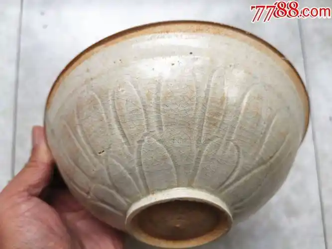 宋代影青划花莲瓣纹碗精美少见