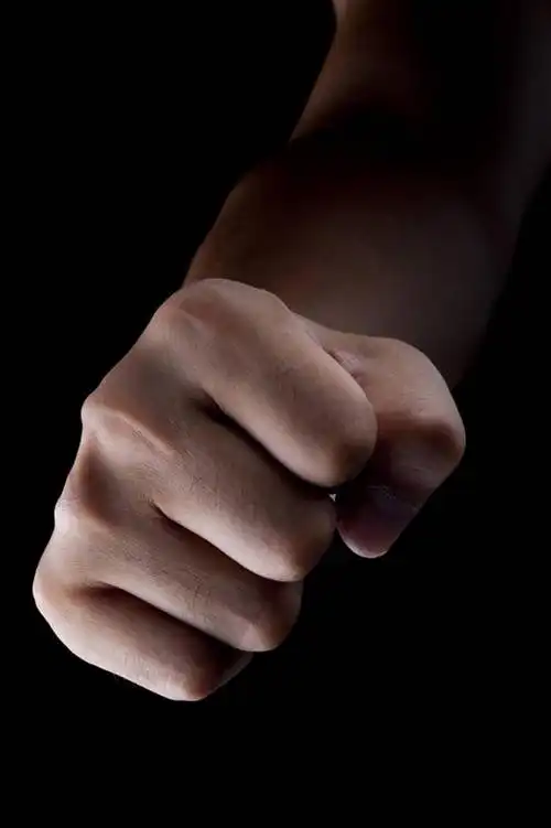 东方人,成年人,中年人,手,一个人,竖图,特写,正面,静物,北京,中国