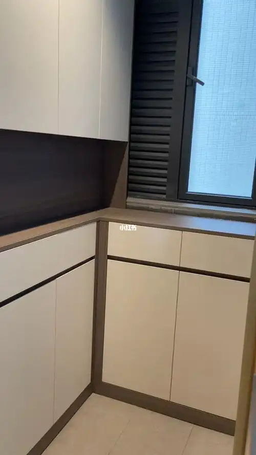 新家入户花园鞋柜设计