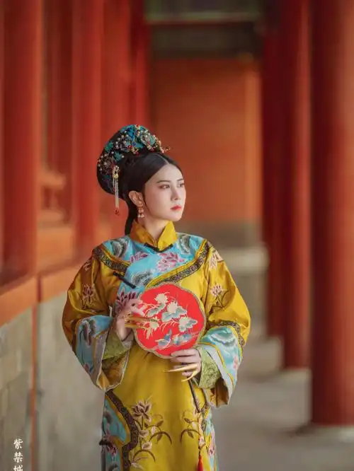 适合故宫的清宫服