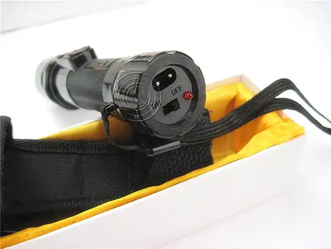 户外高压电击器防身电警棍电棒远射手电电警棍充电筒电器防狼居家防护