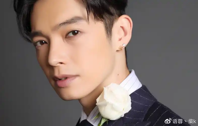 辰亦儒透露私下生活疑暗示飞轮海真实关系薛之谦反应含深意