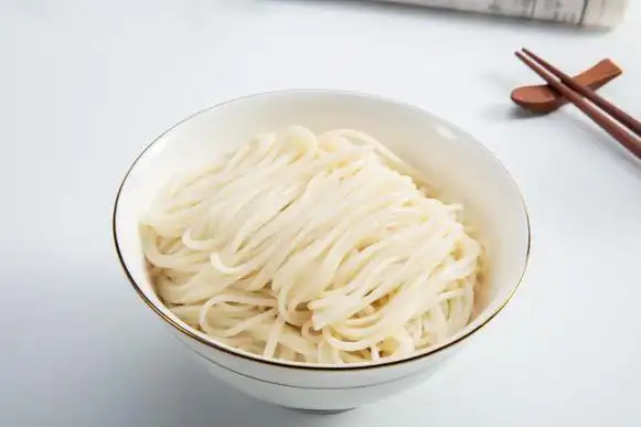 一碗白色清水面条图片下载