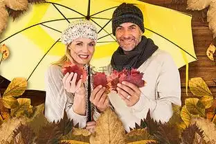 黄伞图片素材_黄伞下手持秋叶的情侣肖像合成图