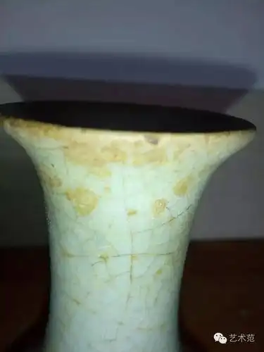 赏析汝窑天蓝釉刻花鹅颈瓶