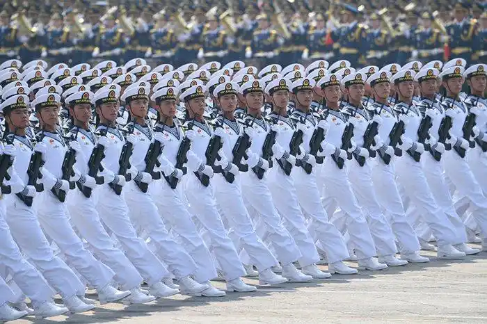 回顾70周年阅兵仪式