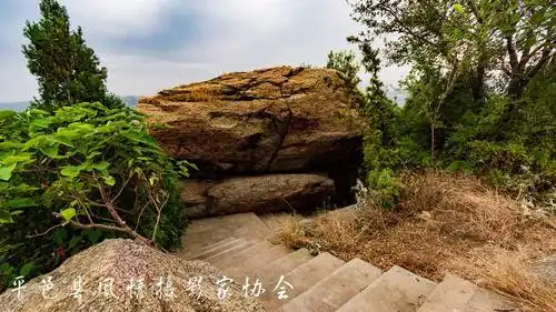 在仲村镇驻地正北10公里处,有一座层峦叠嶂,钟灵毓秀的山,名仙姑山.