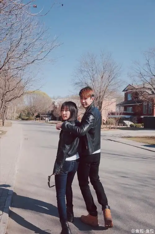 耀二夫妇#前段时间我拍的@徐申东@冉旭_xu现已加入豪华虐狗套餐.