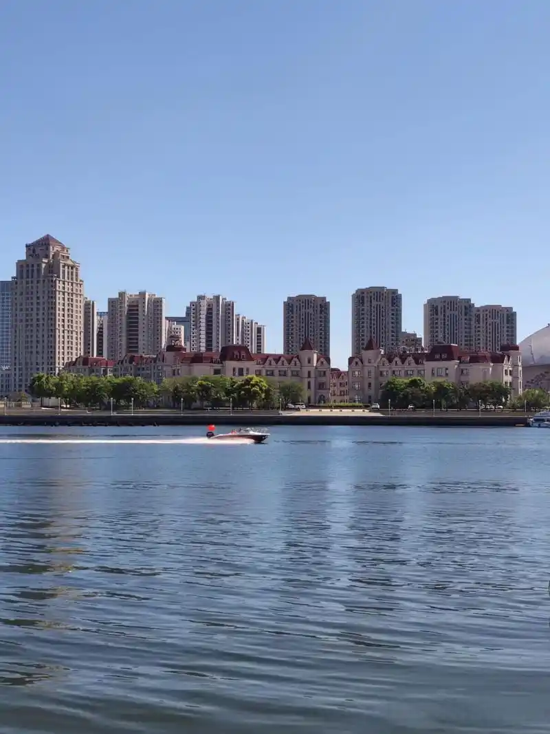 时间:2023年8月22日,七夕节 地点:天津塘沽海河外滩公园 天气:晴朗无