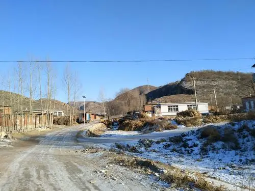 朝阳县.瓦房子镇上三家子村