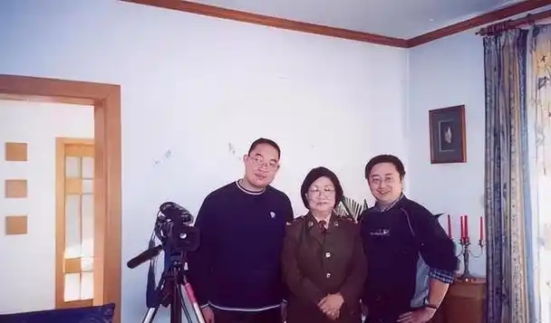 回顾马玉涛离婚又再婚丈夫病逝10年女儿见证了他们的恩爱