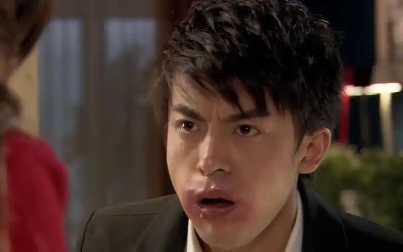 张伟吃小龙虾吃着吃着就把我感动了