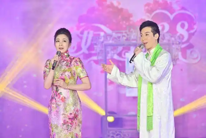 三八节晚会,香港粤剧名伶谢晓莹献唱致敬内地援港抗疫人员