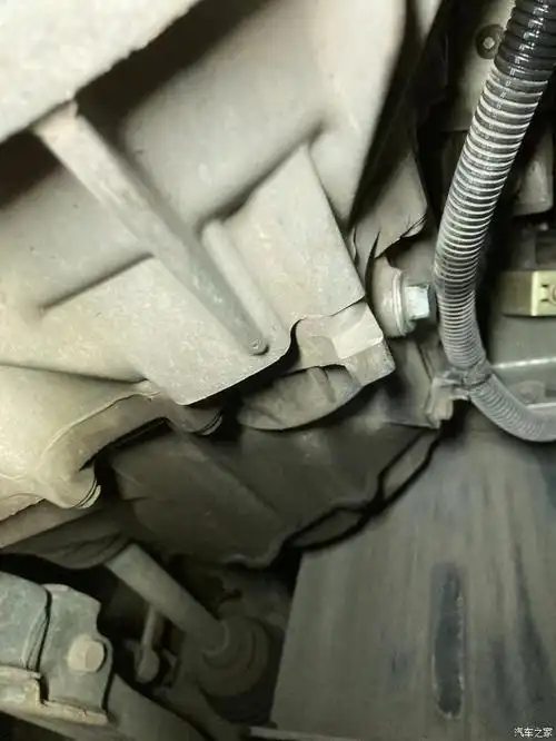 请问各位大神宝骏730的变速箱放油螺丝和注油螺丝是这两个吗