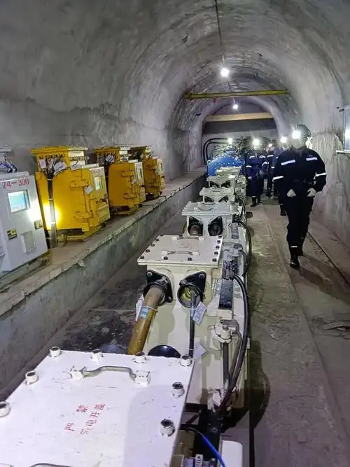 看抗战煤矿的5g新革命组图