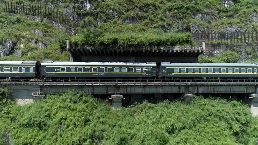 拍摄札记 |新绿皮车还是绿皮车么?