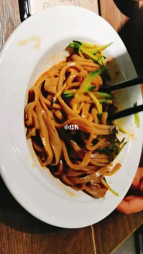 好吃的捞汁莜面