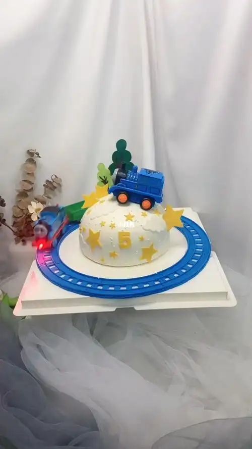 小男孩托马斯小火车蛋糕球形蛋糕5周岁蛋糕